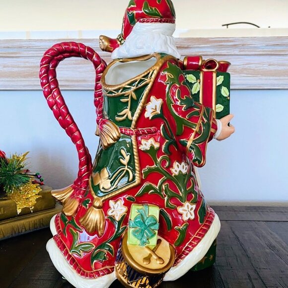 Fitz and Floyd Classics Christmas Tidings Santa Bearing Gift Water Tea Pitcher - Picture 6 of 8